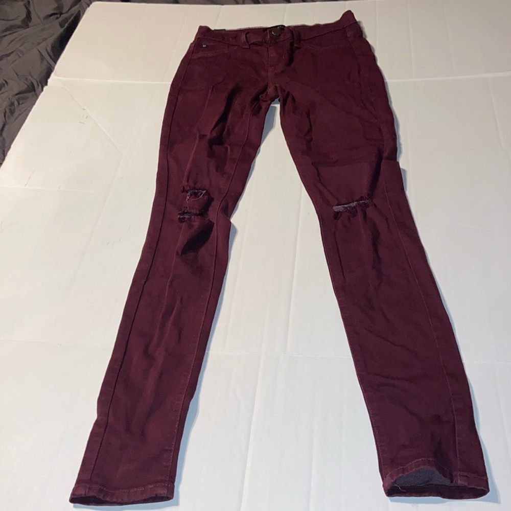 KanCan maroon colored skinny pants size W3 25